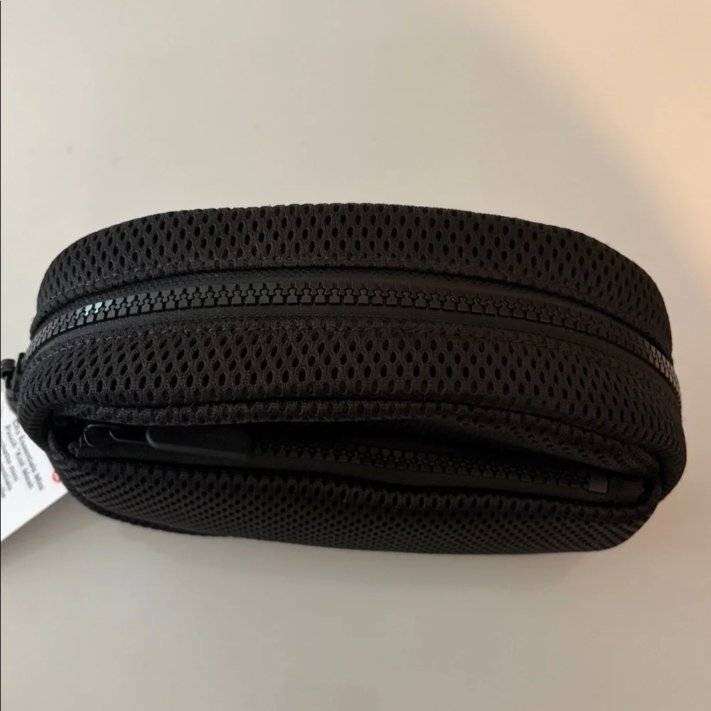 Lululemon City Essentials Pouch Knit Mesh